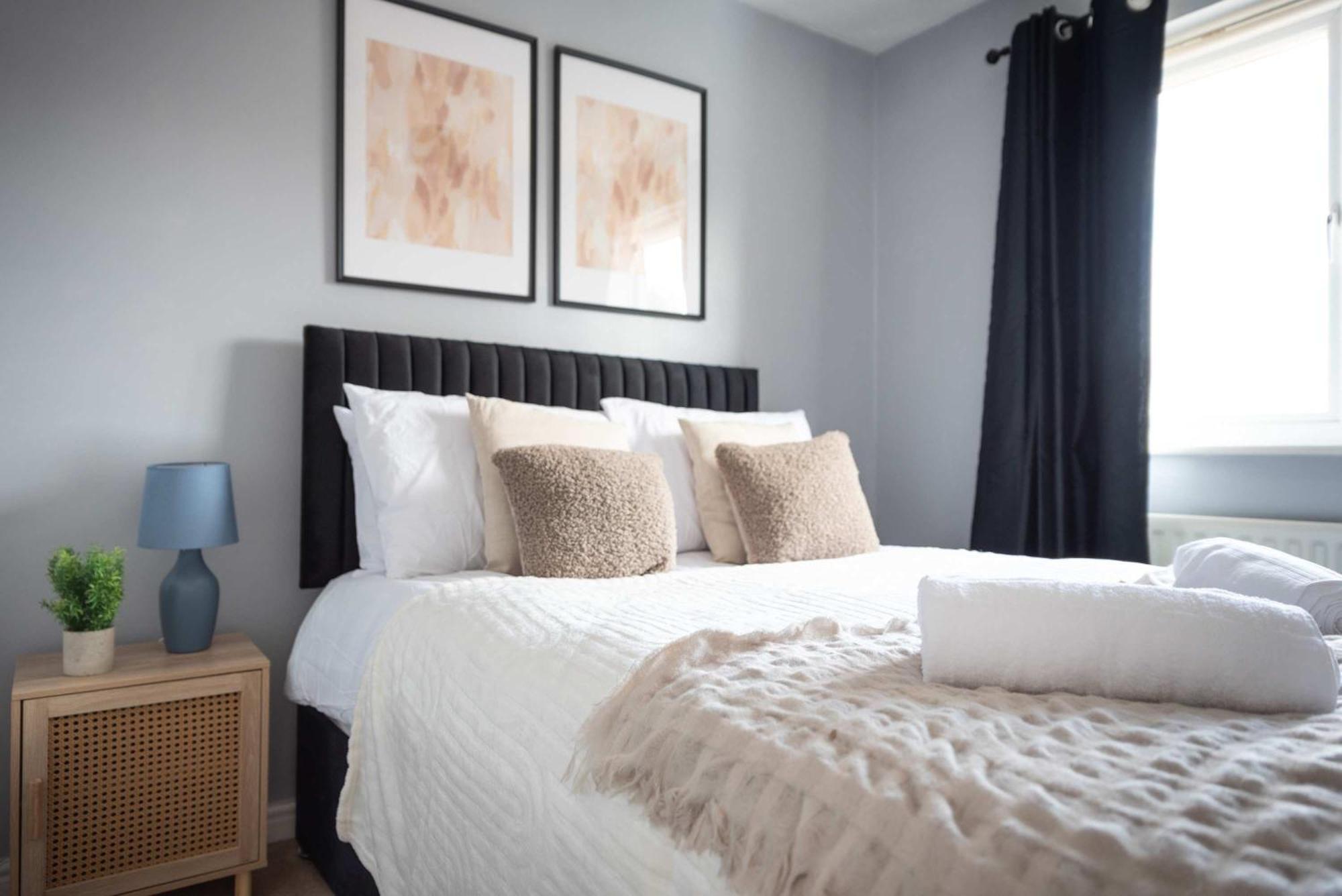 Five Bedroom With Large Dining Area Bristol
