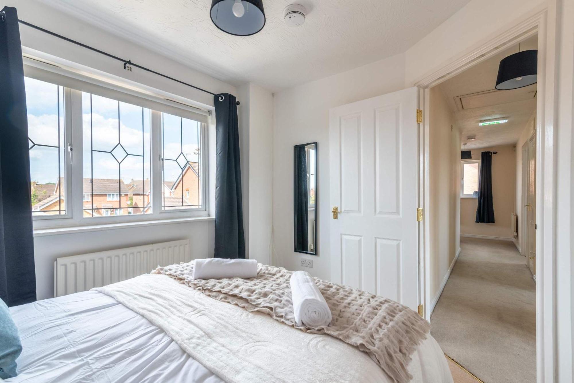 Five Bedroom With Large Dining Area Apartment Bristol