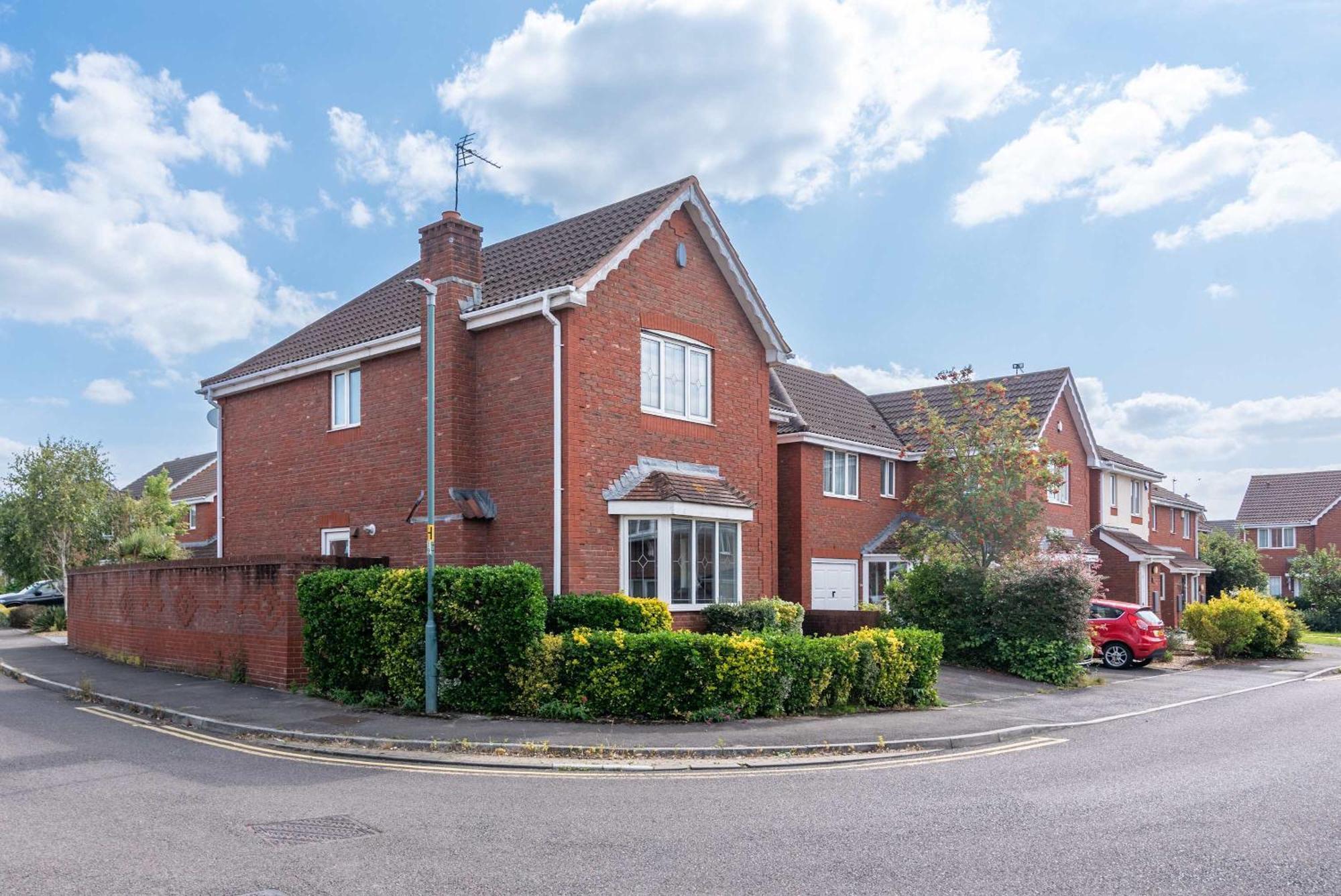 Five Bedroom With Large Dining Area Apartment Bristol