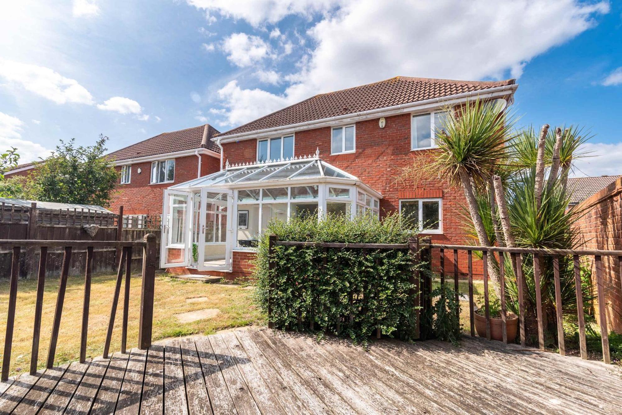 Five Bedroom With Large Dining Area Bristol